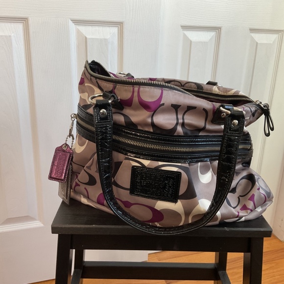 Coach Daisy Optic Print Multi-Tote M1294-F22961 In Purples - Picture 5 of 15